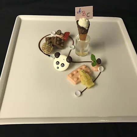 ホテル Vista Allegra イシュグル